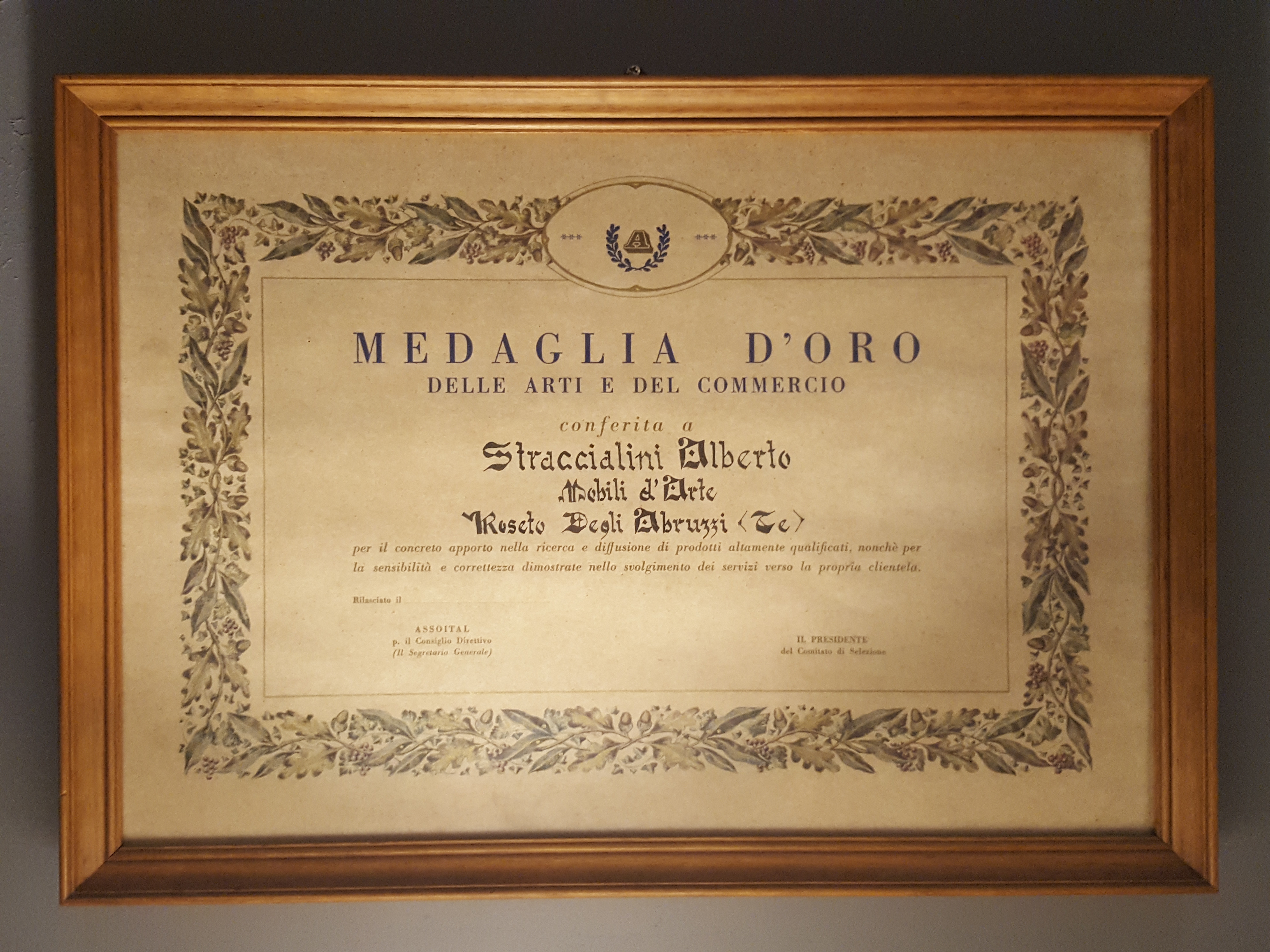 Medaglia D'Oro Mobili D'Arte Straccialini 